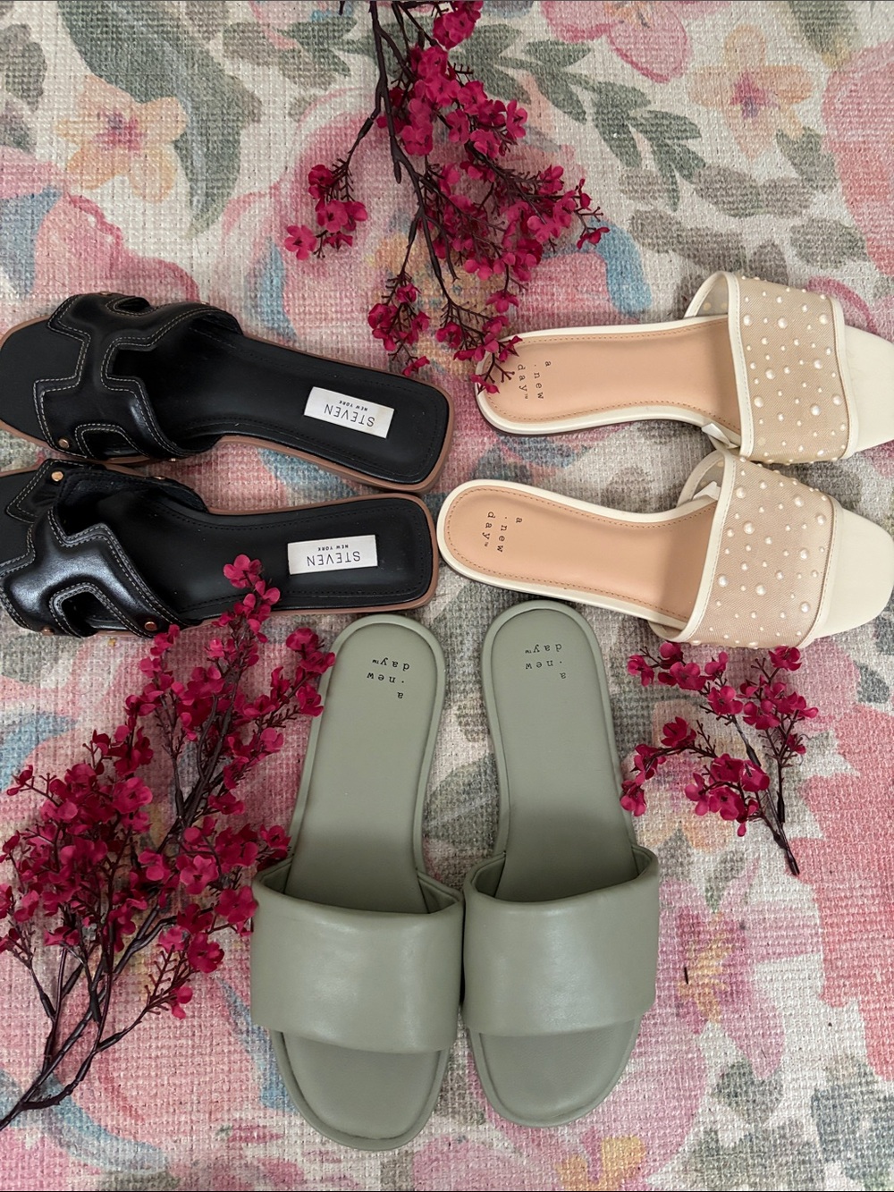 Steve Madden Black Leather Slide Sandals